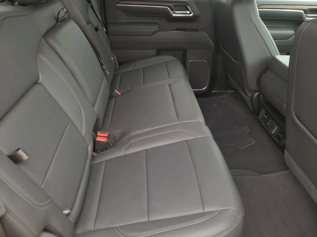 Used 2025 White GMC SLT image 13