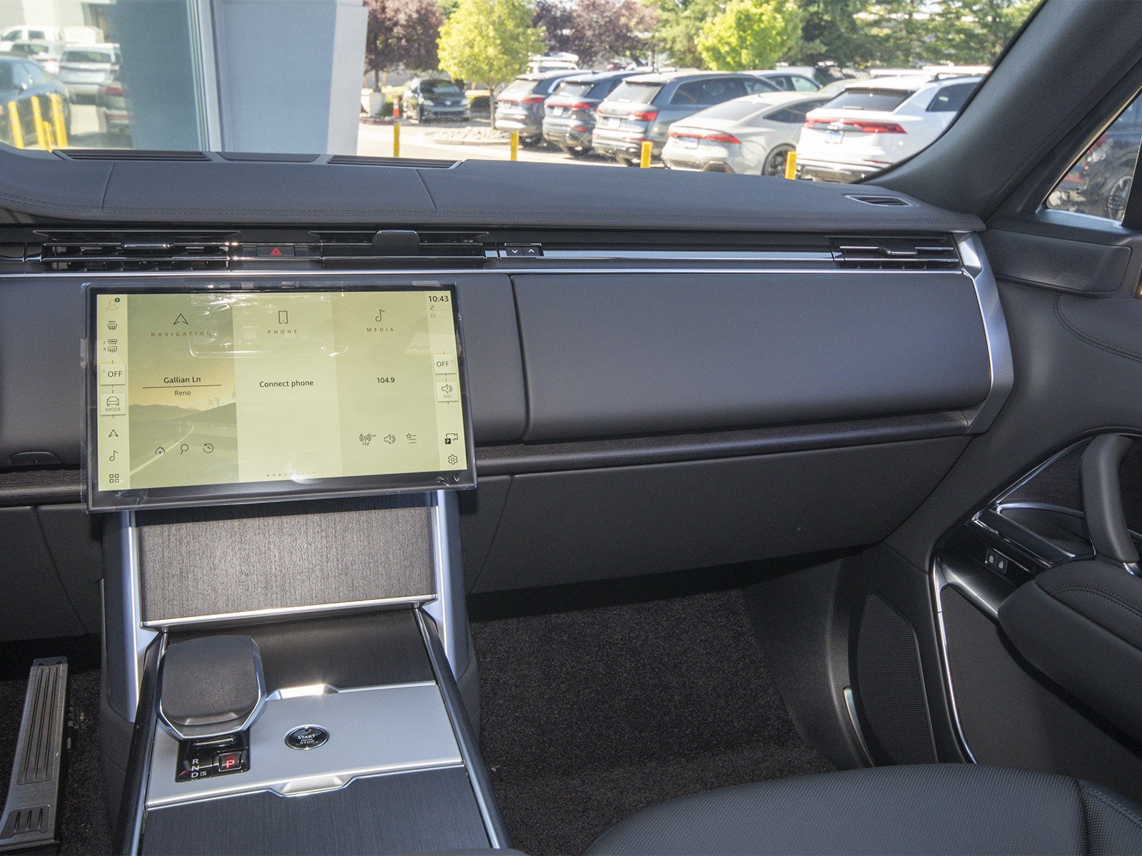 New 2026 Carpathian Grey Land Rover SE image 25