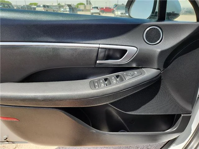 Used 2024 Silver Hyundai SEL Front-Wheel Drive image 13