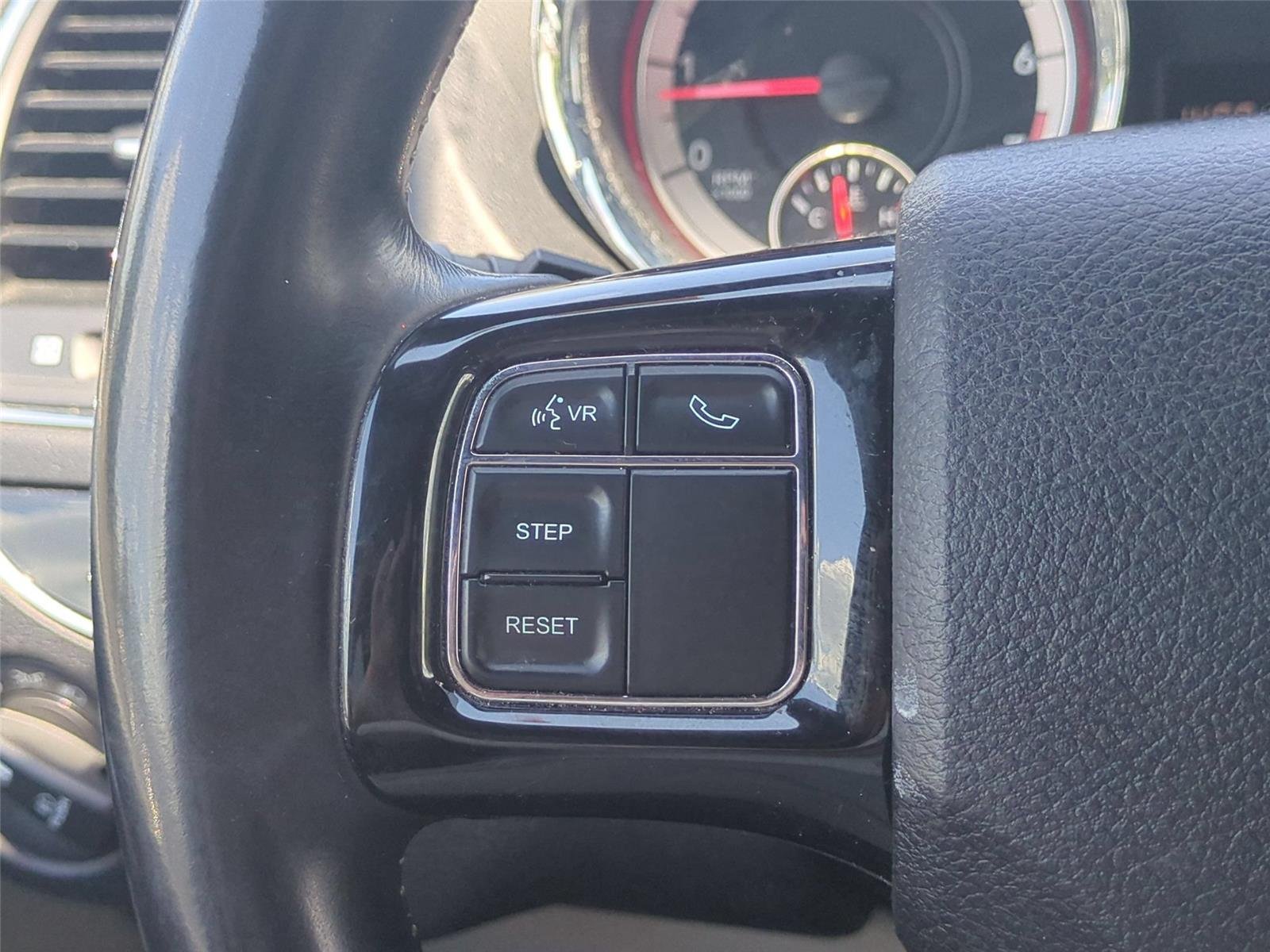 Used 2018 Black Onyx Crystal Pearlcoat Dodge SXT image 35