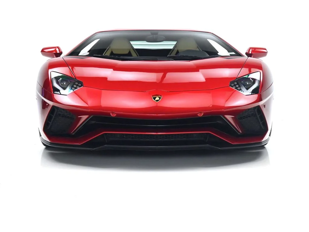 Used 2018 Maroon Lamborghini  image 4