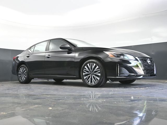 2025 Nissan Altima SV - Photo 34