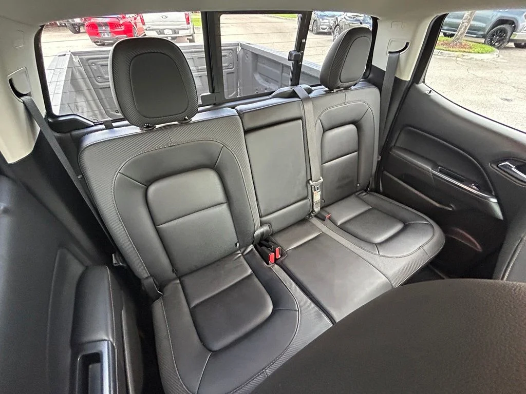 Used 2021 Summit White GMC AT4 w/Leather image 31