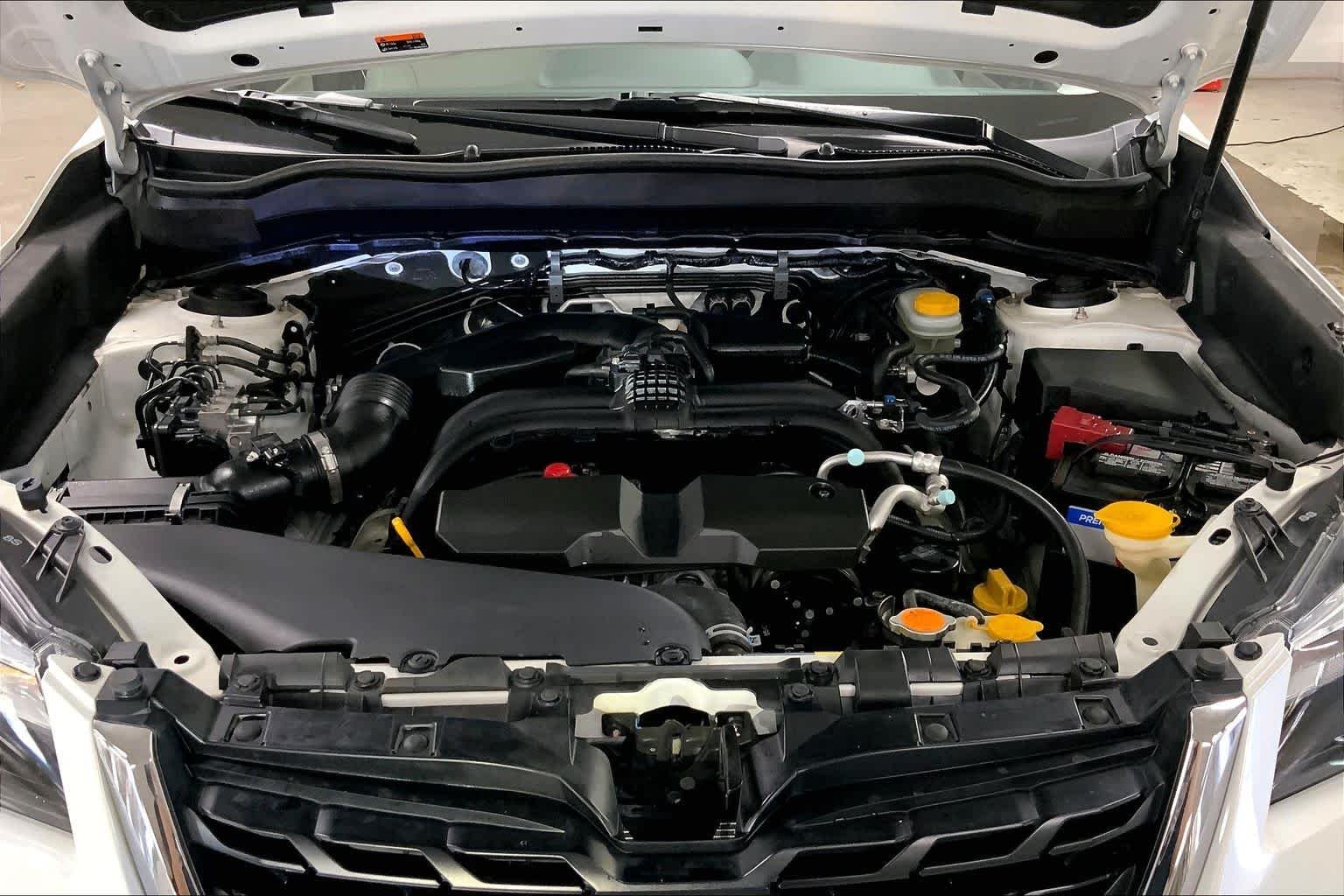 Used 2018 Crystal White Pearl Subaru Limited image 30