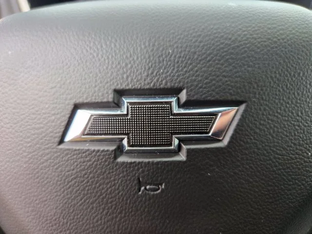 Used 2025 Gray Chevrolet RS image 32