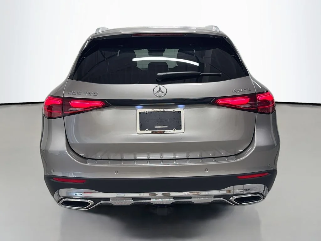 Used 2024 Silver Mercedes-Benz GLC 300 image 10