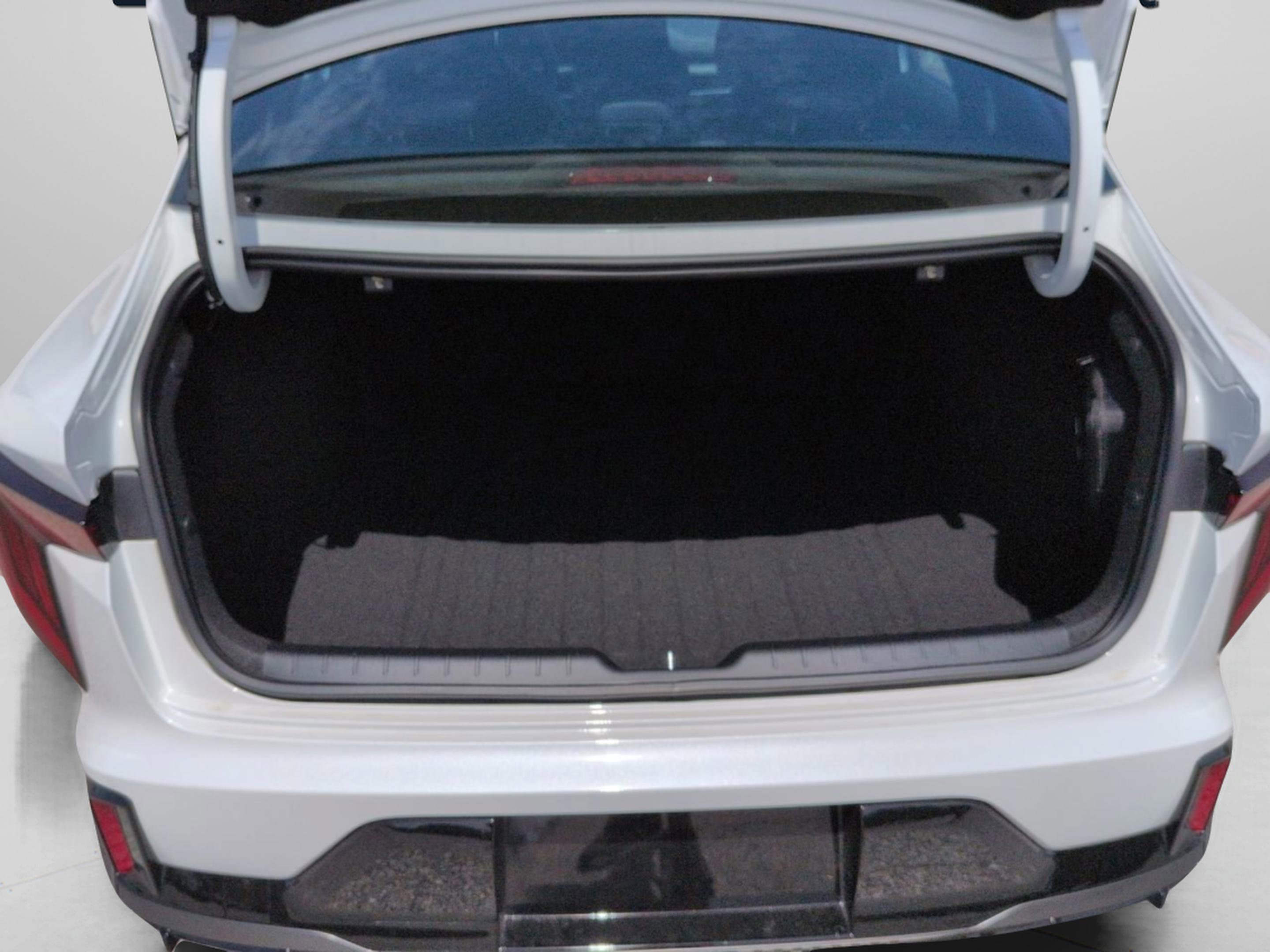 New 2026 Snow White Pearl Kia GT-Line image 10