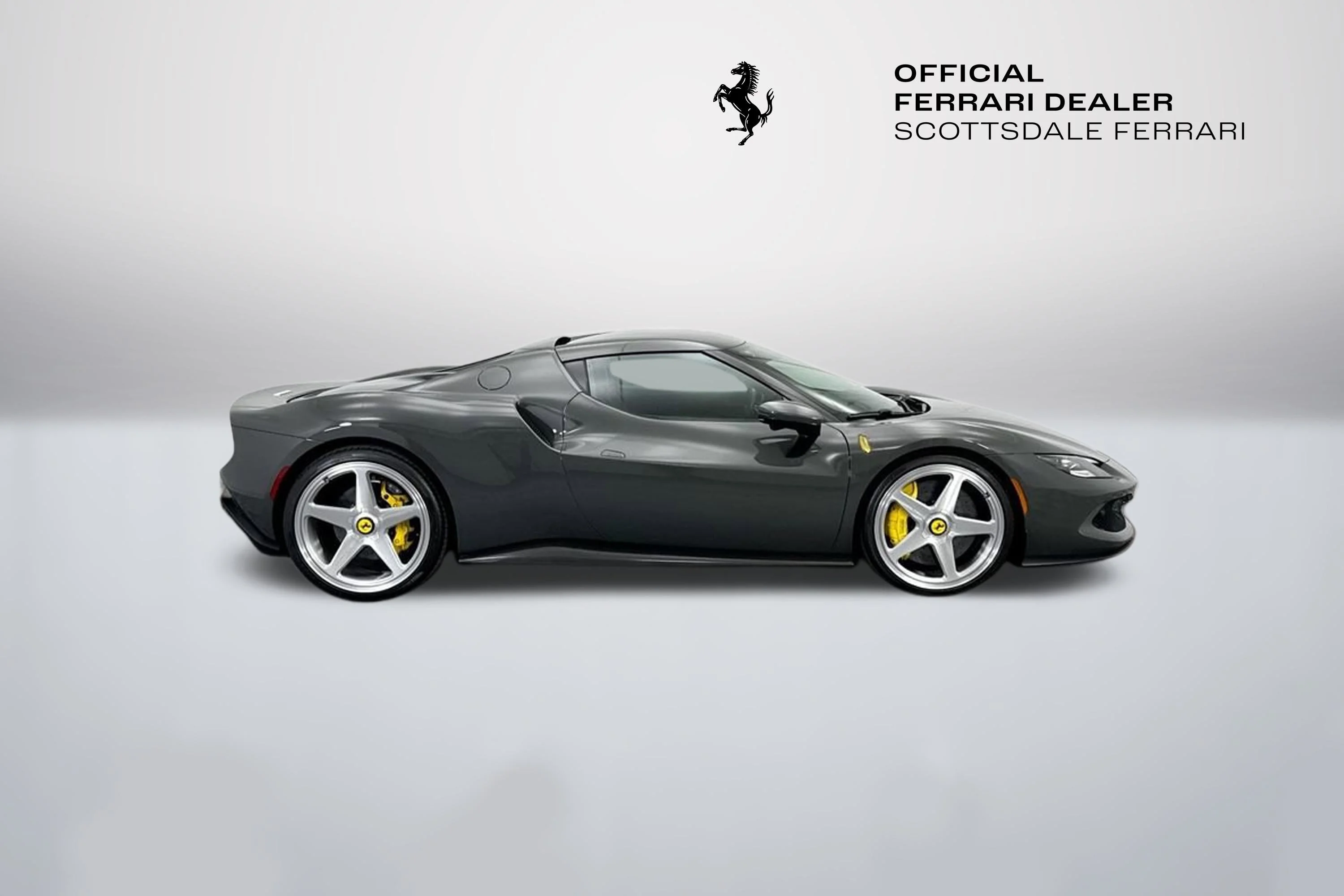 Used 2022 Grigio Scuro Ferrari  image 4