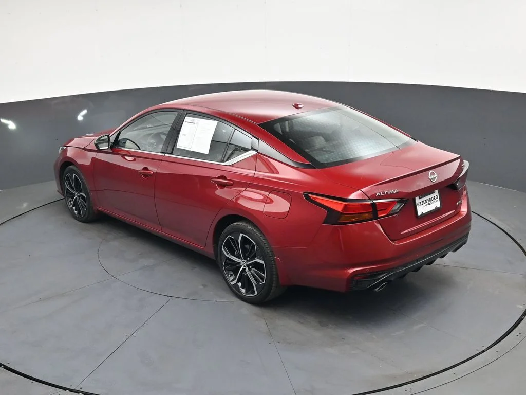 Used 2025 Red Nissan 2.5 SR image 37