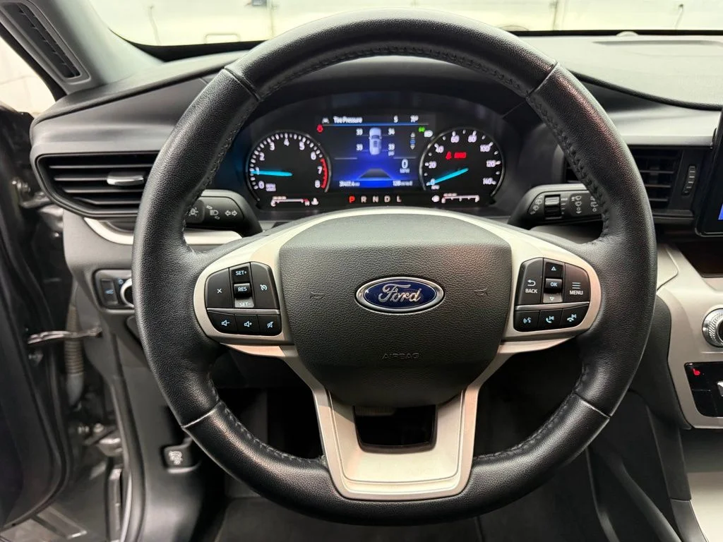 Used 2023 Gray Ford XLT image 23