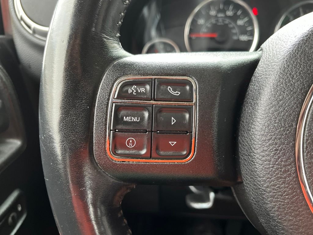 Used 2014 Billet Metallic Clearcoat Jeep Unlimited Sahara image 28