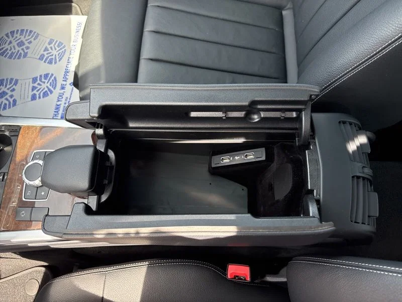 Used 2016  Mercedes-Benz E 350 image 33