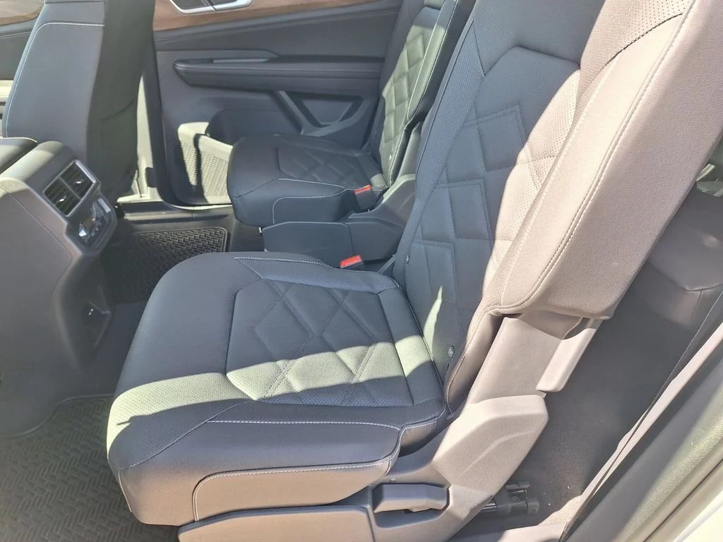 New 2026 White Volkswagen 2.0T SE w/Technology image 23