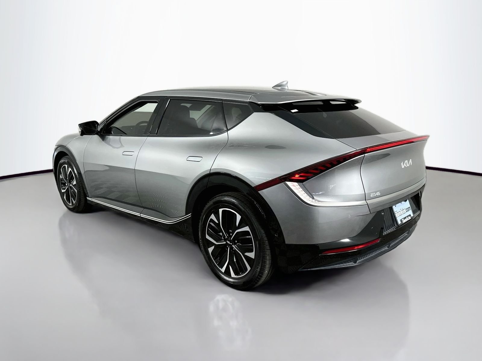 Used 2022 Steel Gray Kia Wind image 5