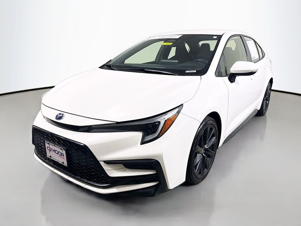 Used 2024 Ice Cap Toyota Hybrid SE image 3