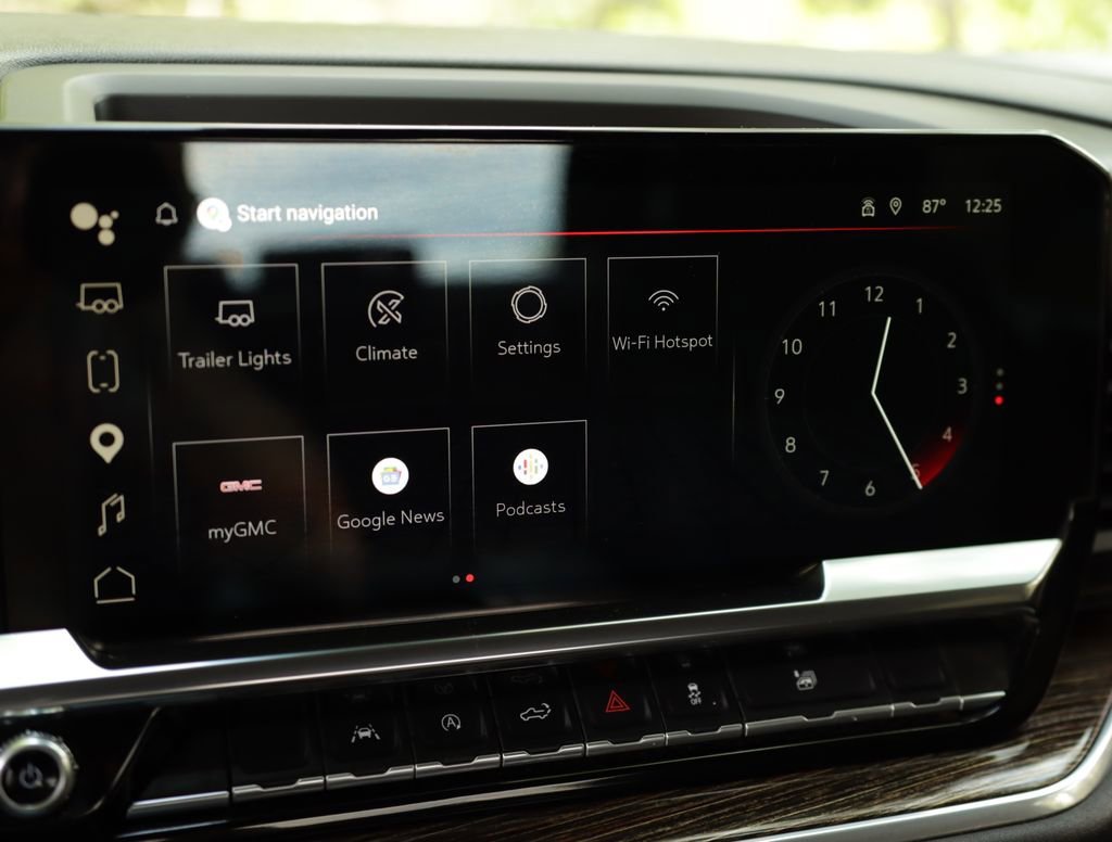 Used 2022 Quicksilver Metallic GMC Elevation image 15