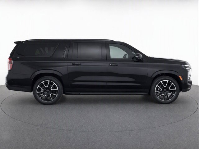 2023 Chevrolet Suburban RST - Photo 8