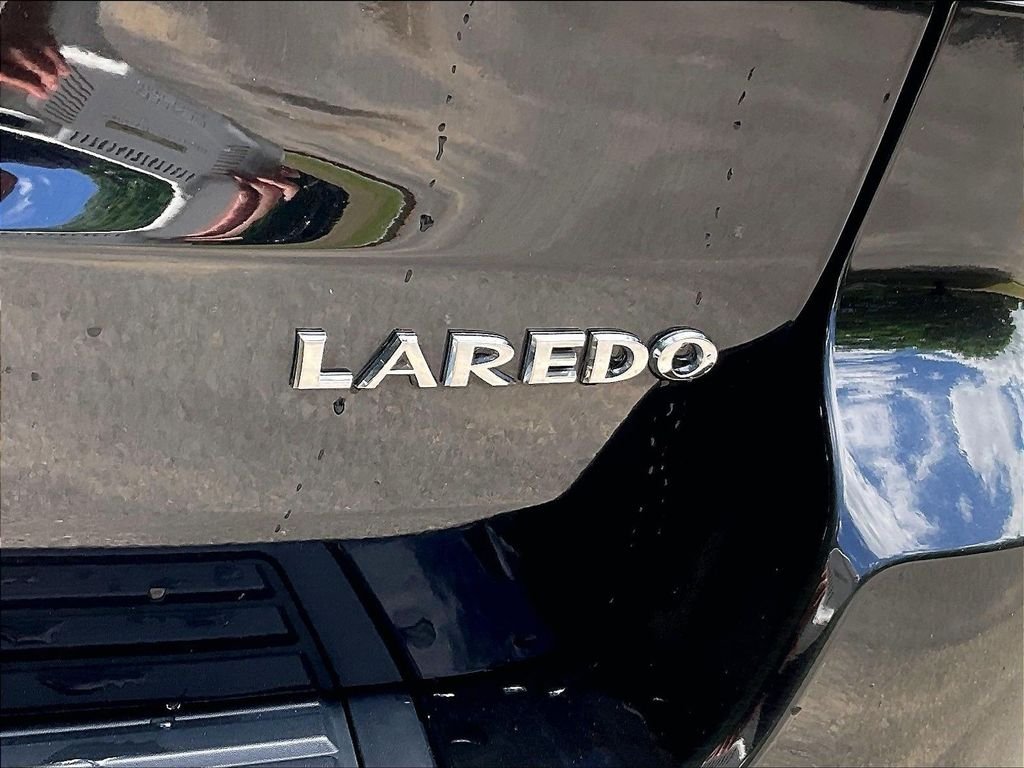 Used 2020 Black Jeep Laredo E image 29