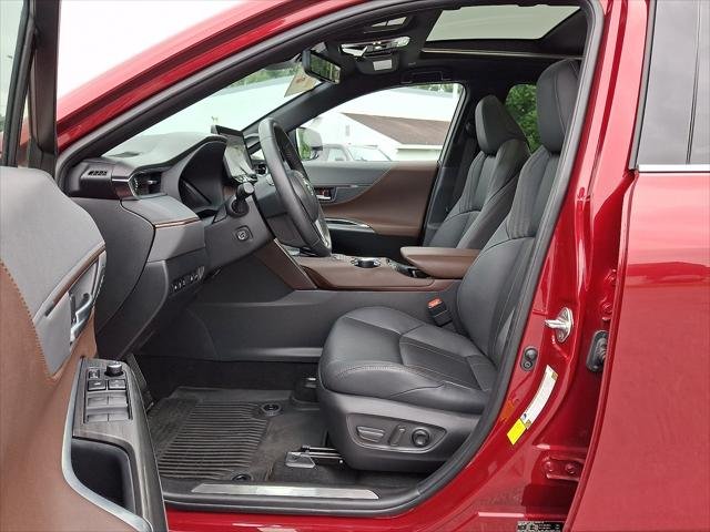 Certified Used 2023 RUBY FLARE PEARL Toyota  image 15