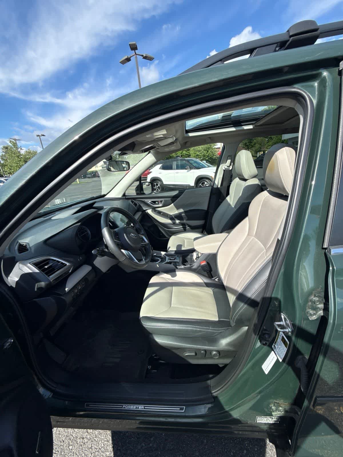 Used 2022 Cascade Green Silica Subaru Limited image 3