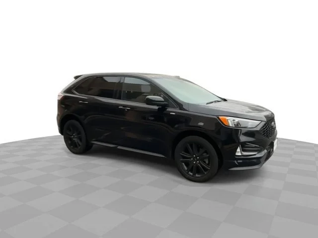 Used 2024 Agate Black Metallic Ford ST Line image 3