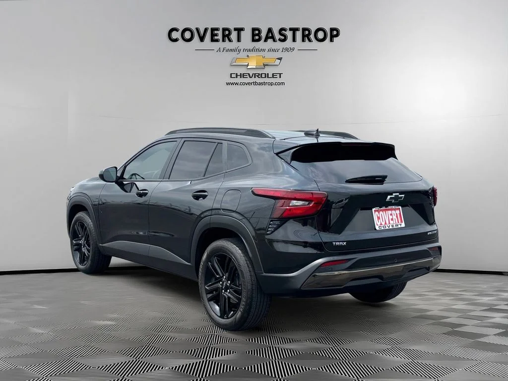 Used 2025 Black Chevrolet ACTIV image 4