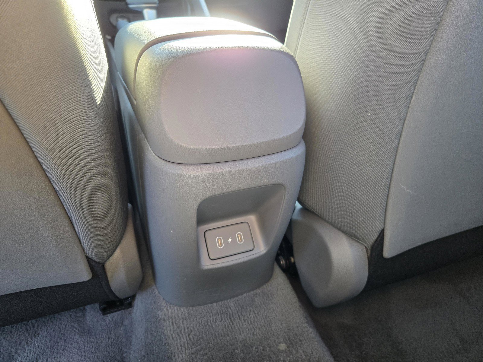 Used 2025 Amazon Gray Hyundai SE image 11