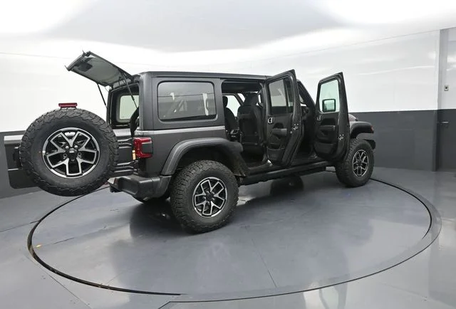New 2026 Granite Crystal Metallic Clear-Coat Exterior Paint Jeep Rubicon image 34