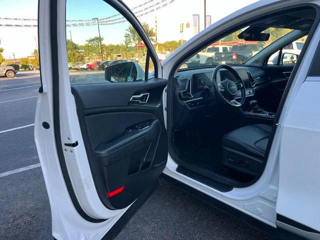 Used 2025 White Kia EX image 4