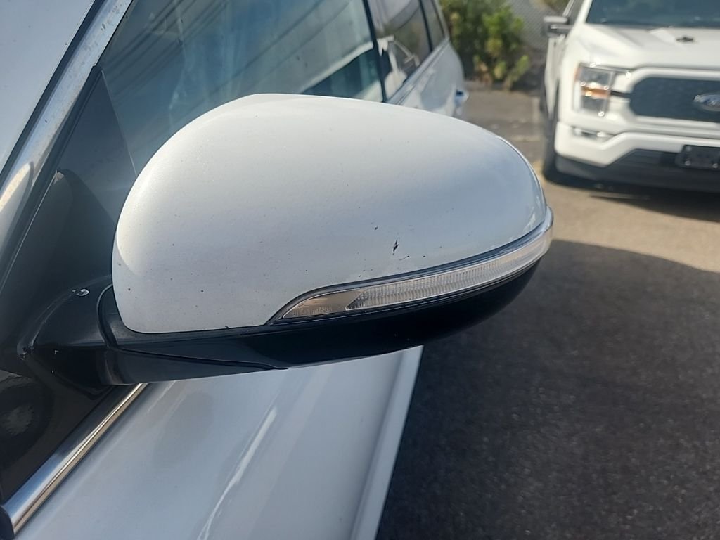 Used 2019 White Kia LX image 6