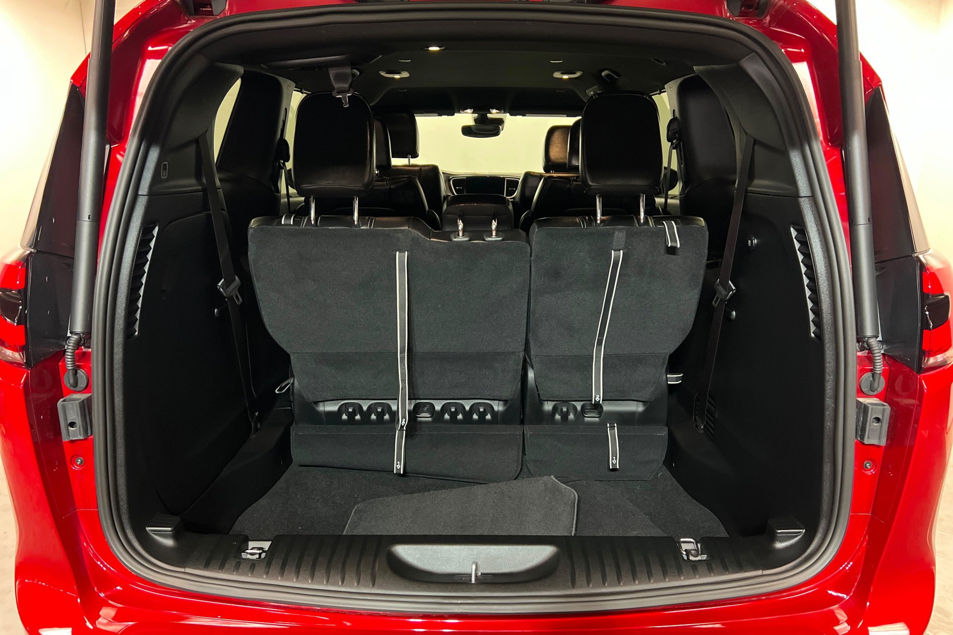 2027 Chrysler Pacifica Select - Photo 23