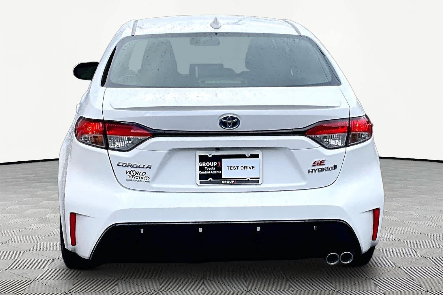 Used 2024 Ice Cap Toyota Hybrid SE image 5