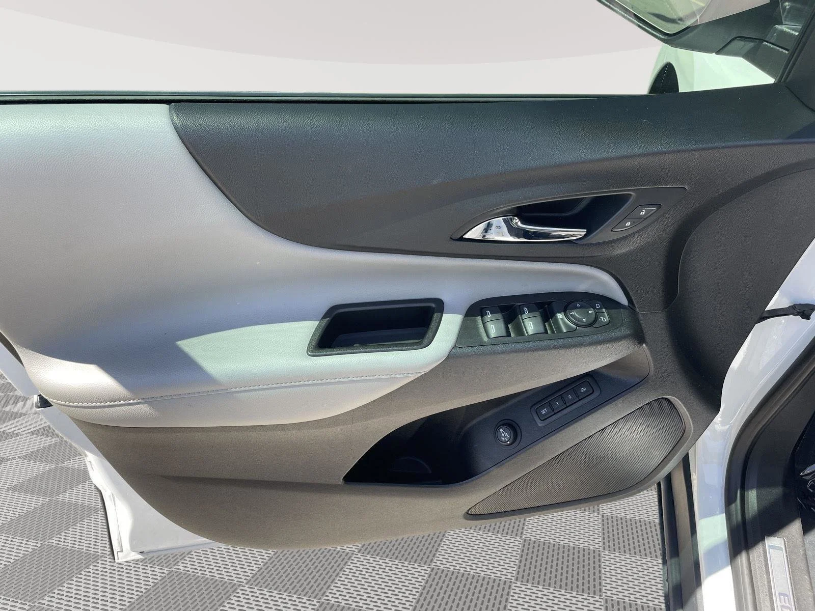 Used 2020 Summit White Chevrolet Premier image 19