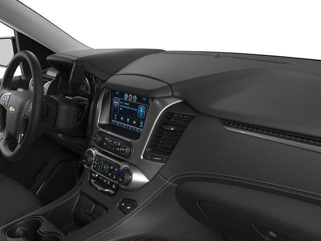 Used 2017 Iridescent Pearl Tricoat Chevrolet LT 1500 image 22