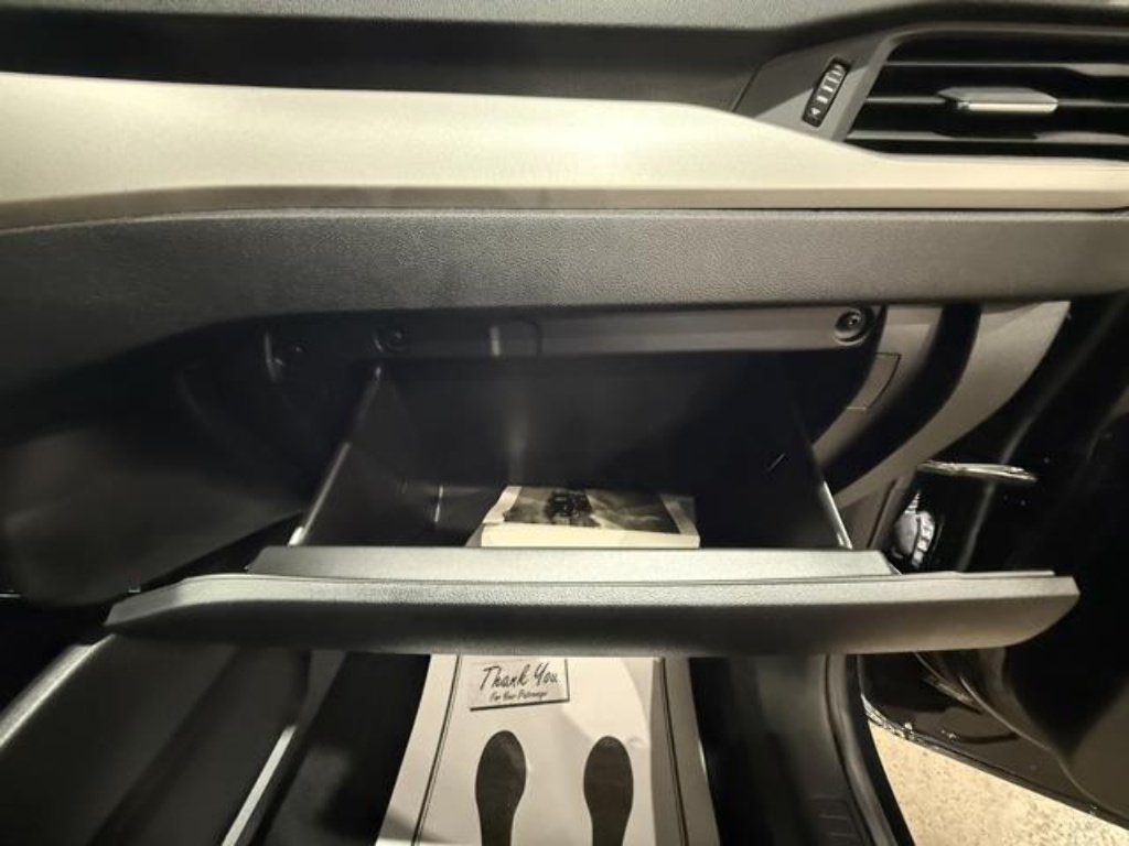 Used 2022 Agate Black Ford SE image 22