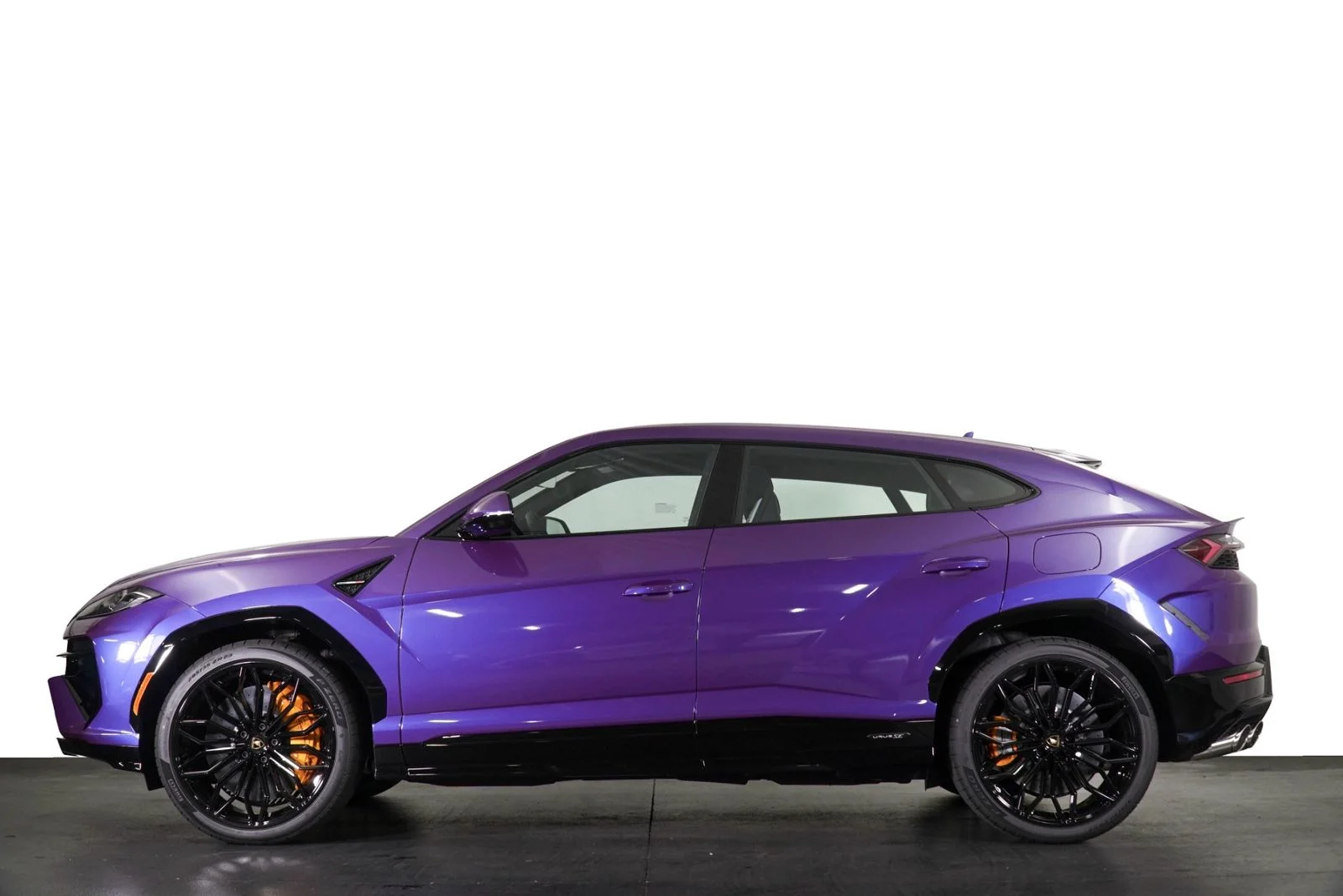 Used 2025  Lamborghini  image 30