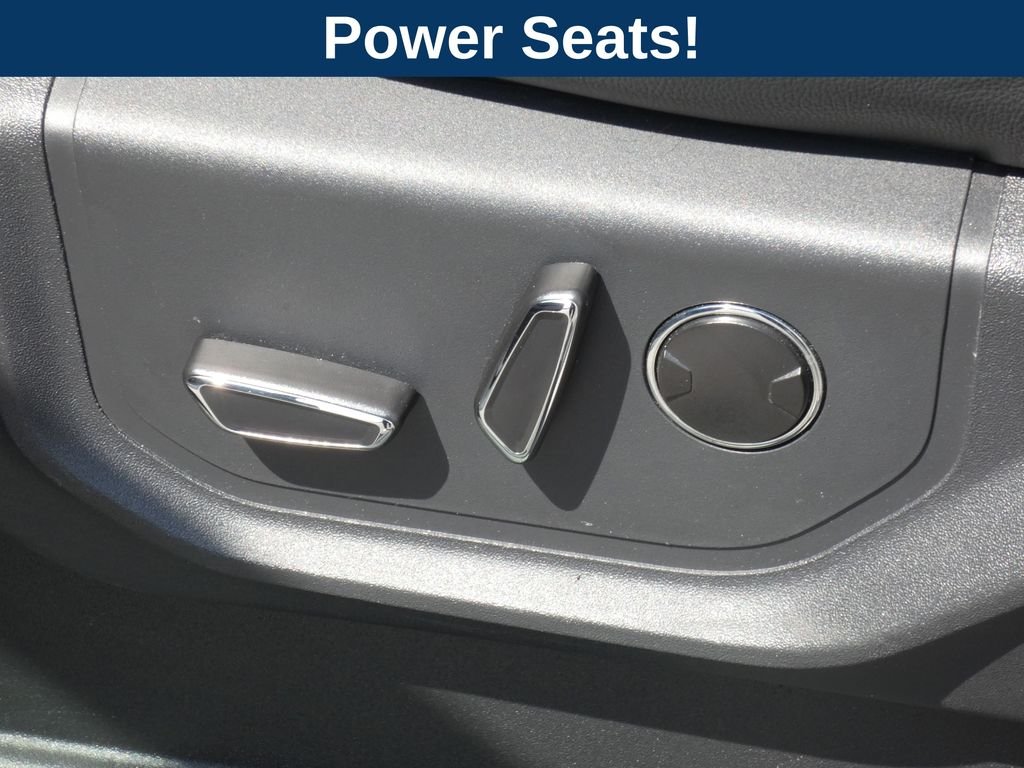 Used 2023 White Ford Limited image 18