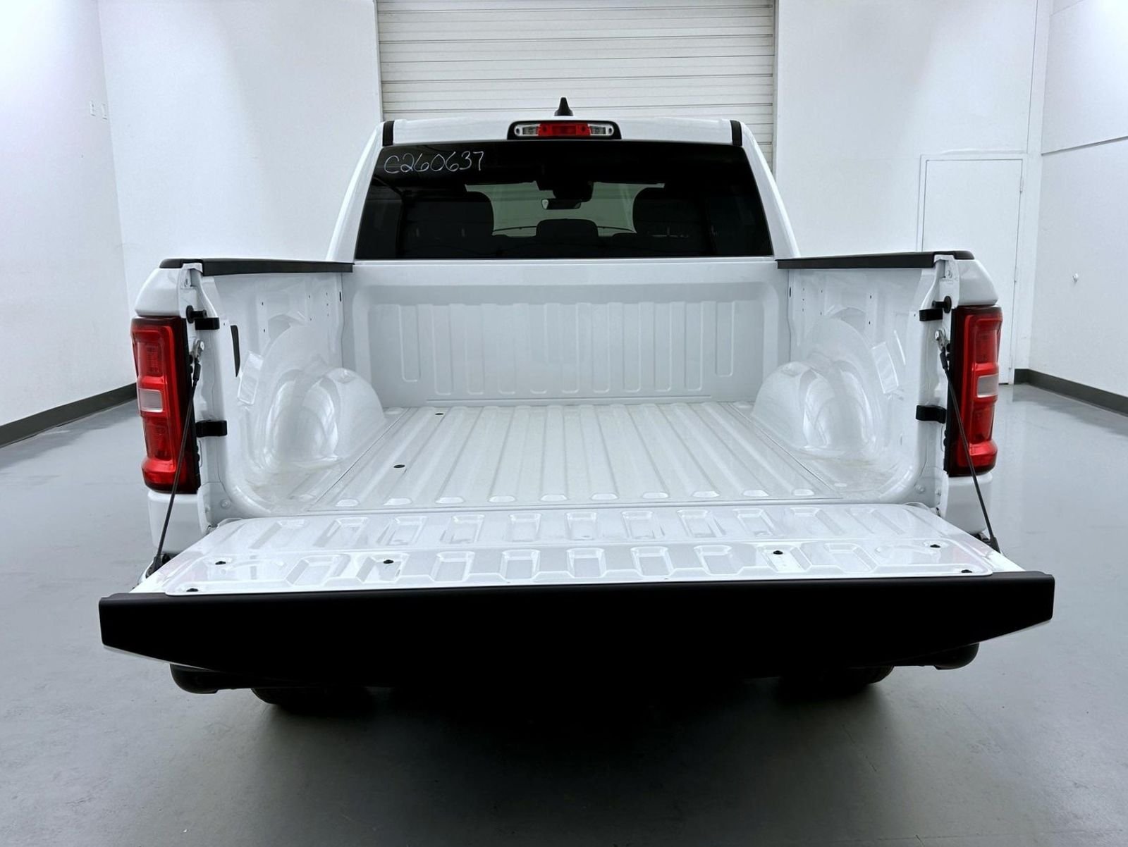 New 2026 Bright White Clearcoat RAM Big Horn/Lone Star image 22