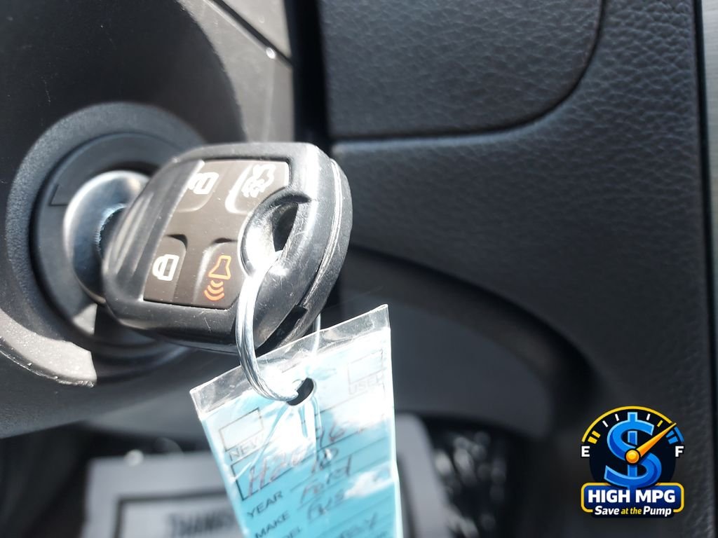 Used 2010 Gray Ford SE image 15