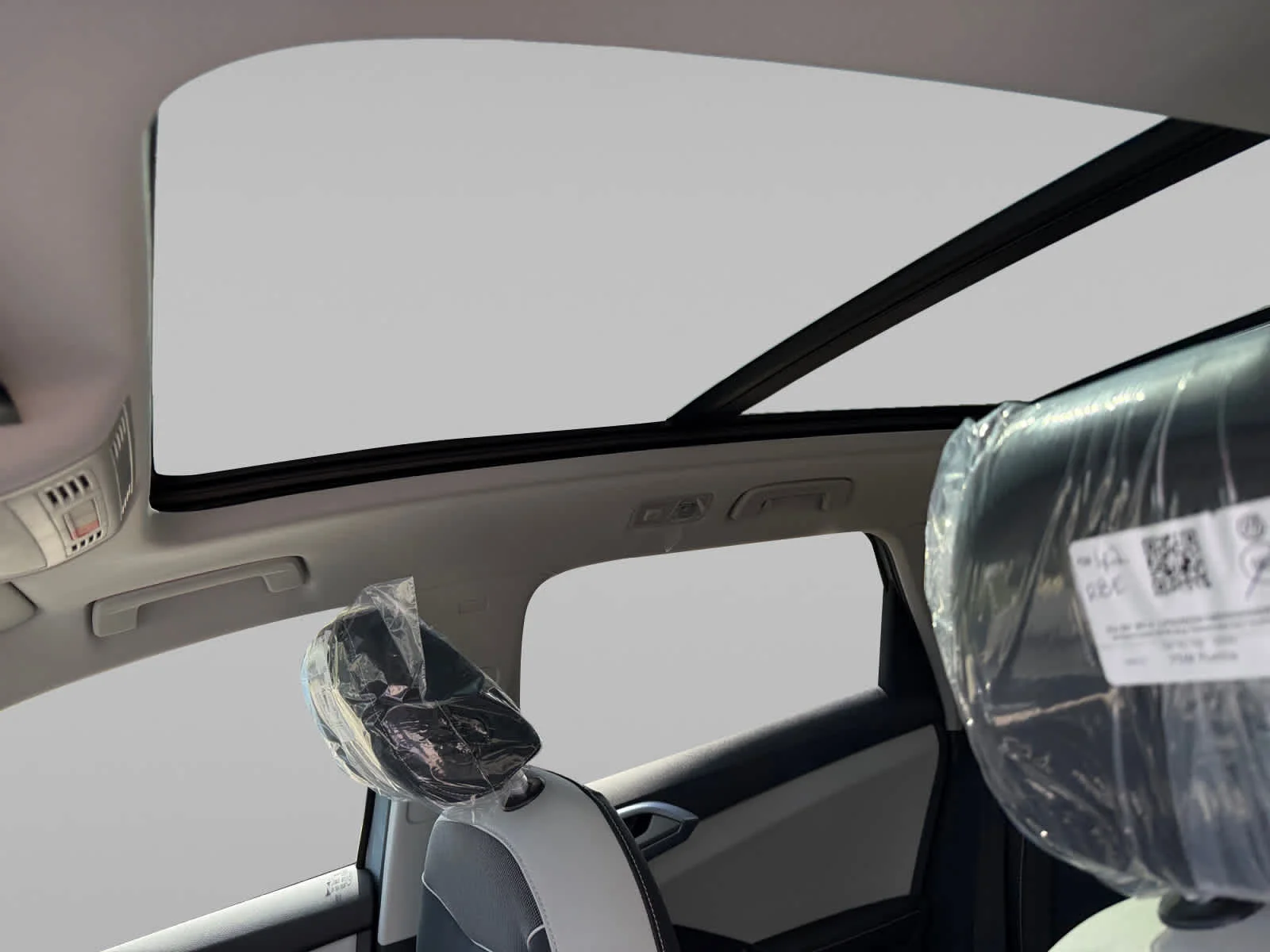 2026 Volkswagen Taos SE - Photo 12