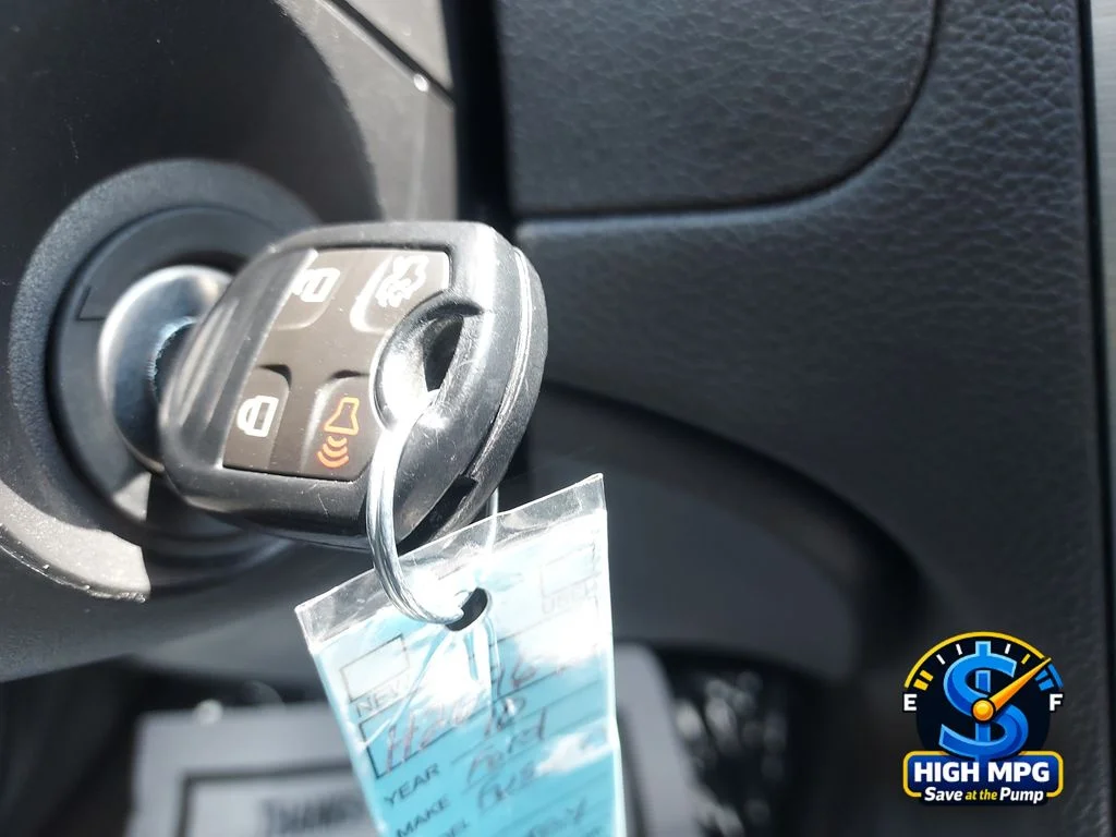 Used 2010 Gray Ford SE image 15