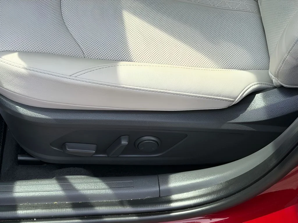 Used 2024 Ultimate red Hyundai Limited image 20