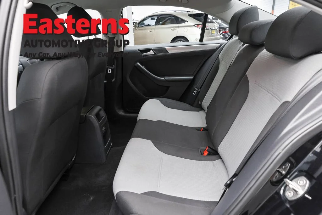 Used 2017 Black Volkswagen 1.4T S image 21