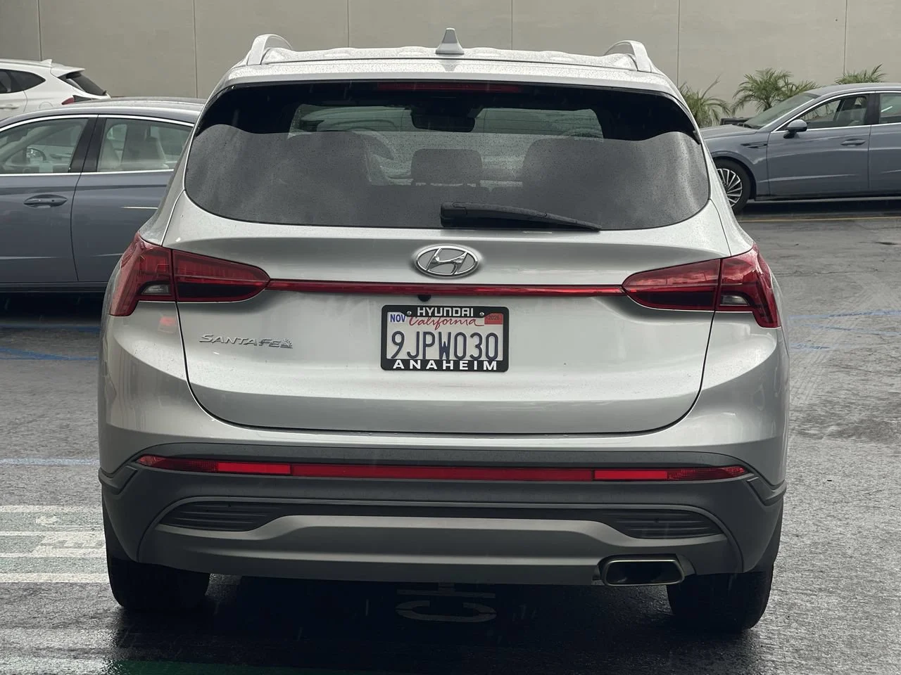 Used 2023 SHIMMERING SILVER HYUNDAI SEL image 4