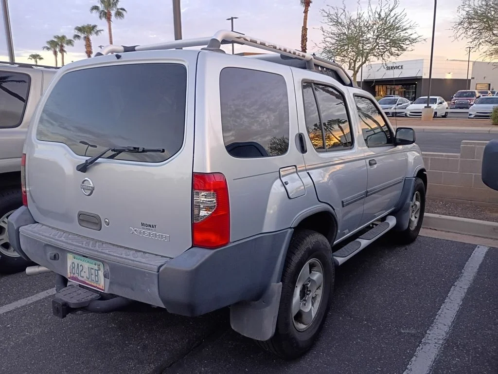 Used 2002 Silver Nissan XE image 3