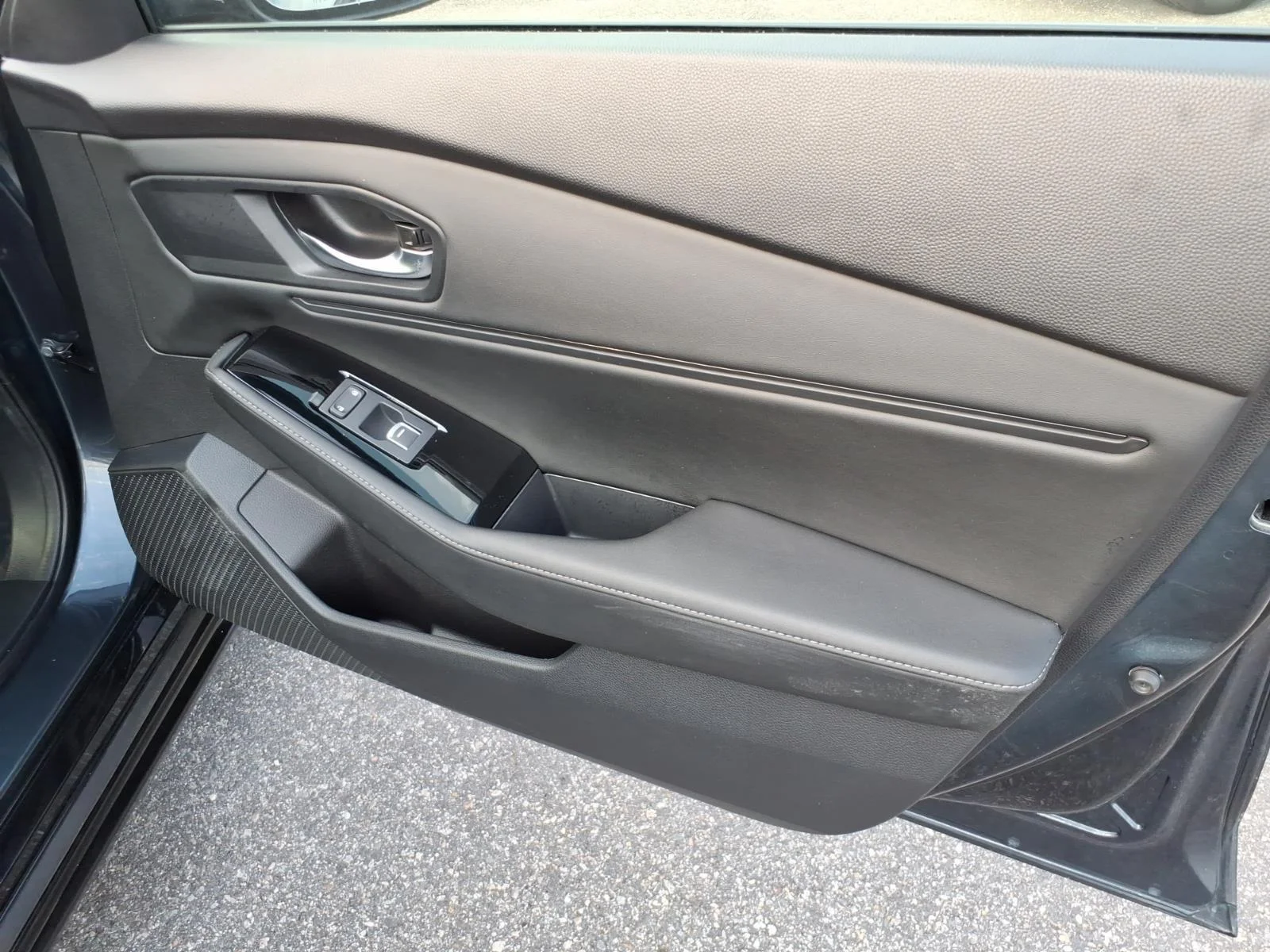 Used 2023 Meteorite Gray Metallic Honda Touring image 24