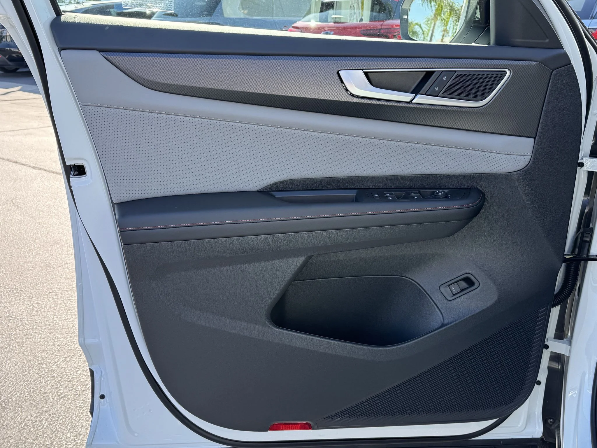 New 2026 Opal White Pearl Volkswagen 2.0T Peak Edition image 11
