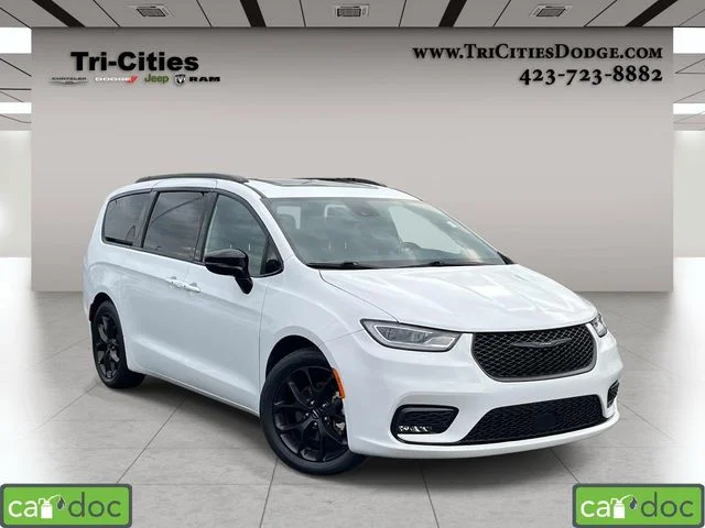 Pre-Owned 2025 Chrysler Pacifica Limited