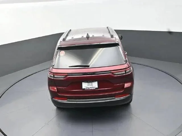 New 2026 Velvet Red Pearl-Coat Exterior Paint Jeep Laredo image 15