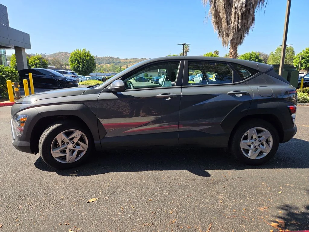 Used 2026 Gray Hyundai SE image 4